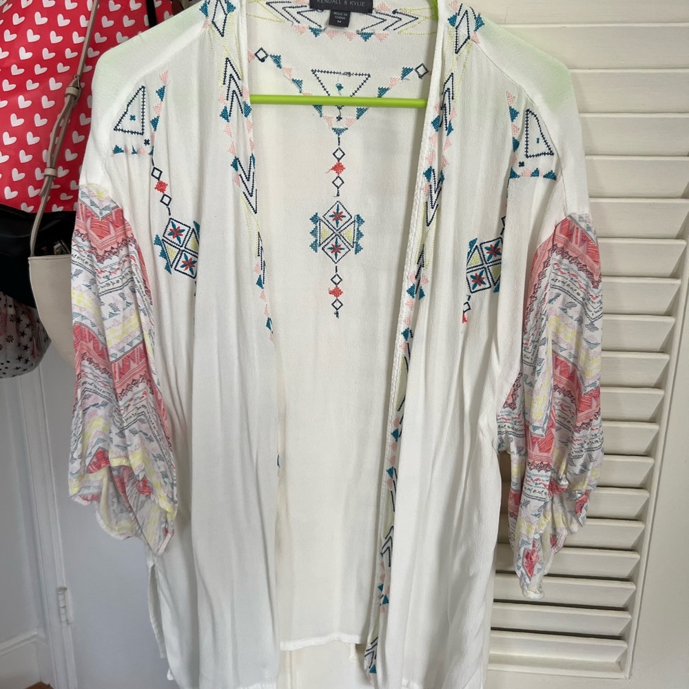 Kendall & Kylie Coverup